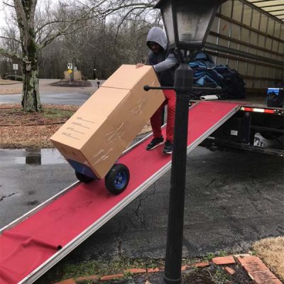 mover unloading truck